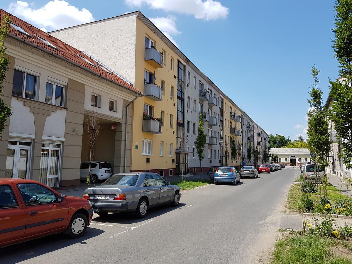 Mox Downtown Apartman Дебрецен Экстерьер фото