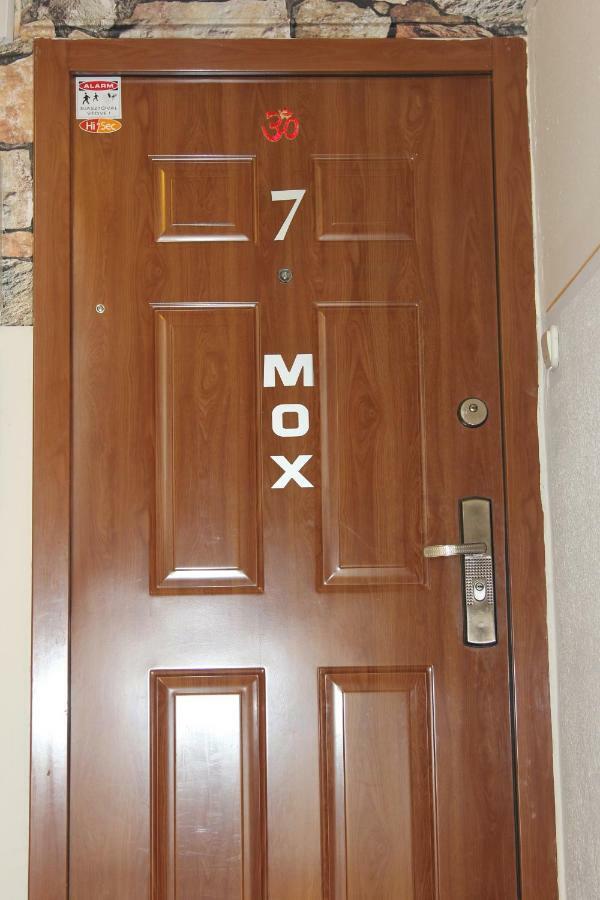 Mox Downtown Apartman Дебрецен Экстерьер фото
